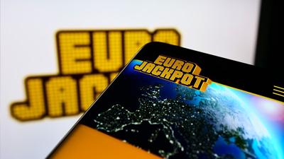 Eurojackpot-speler uit Valkenburg aan de Geul wint ruim een half miljoen euro! Eurojackpot-speler uit Valkenburg aan de Geul wint ruim een half miljoen euro!