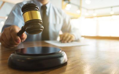 Man die ‘per ongeluk’ 23 miljoen euro bood op hotel met casino krijgt geen steun van de rechter Man die ‘per ongeluk’ 23 miljoen euro bood op hotel met casino krijgt geen steun van de rechter